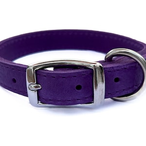 Collares de cuero de lujo para perros. Totalmente cosidos y remachados. Cuero suave y texturizado. Hebilla plateada, anilla en D grande. Tallas para todas las razas. Morado