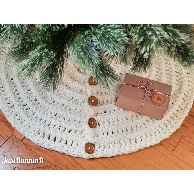 Farmhouse Christmas Tree Skirt / Crochet Rustic Christmas Tree Skirt / Chunky Knit Tree Skirt image 1