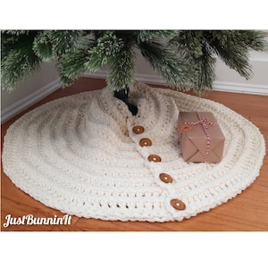 Farmhouse Christmas Tree Skirt / Crochet Rustic Christmas Tree Skirt / Chunky Knit Tree Skirt image 3