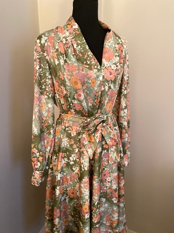 1970s Vintage Sears Floral Dress - image 3