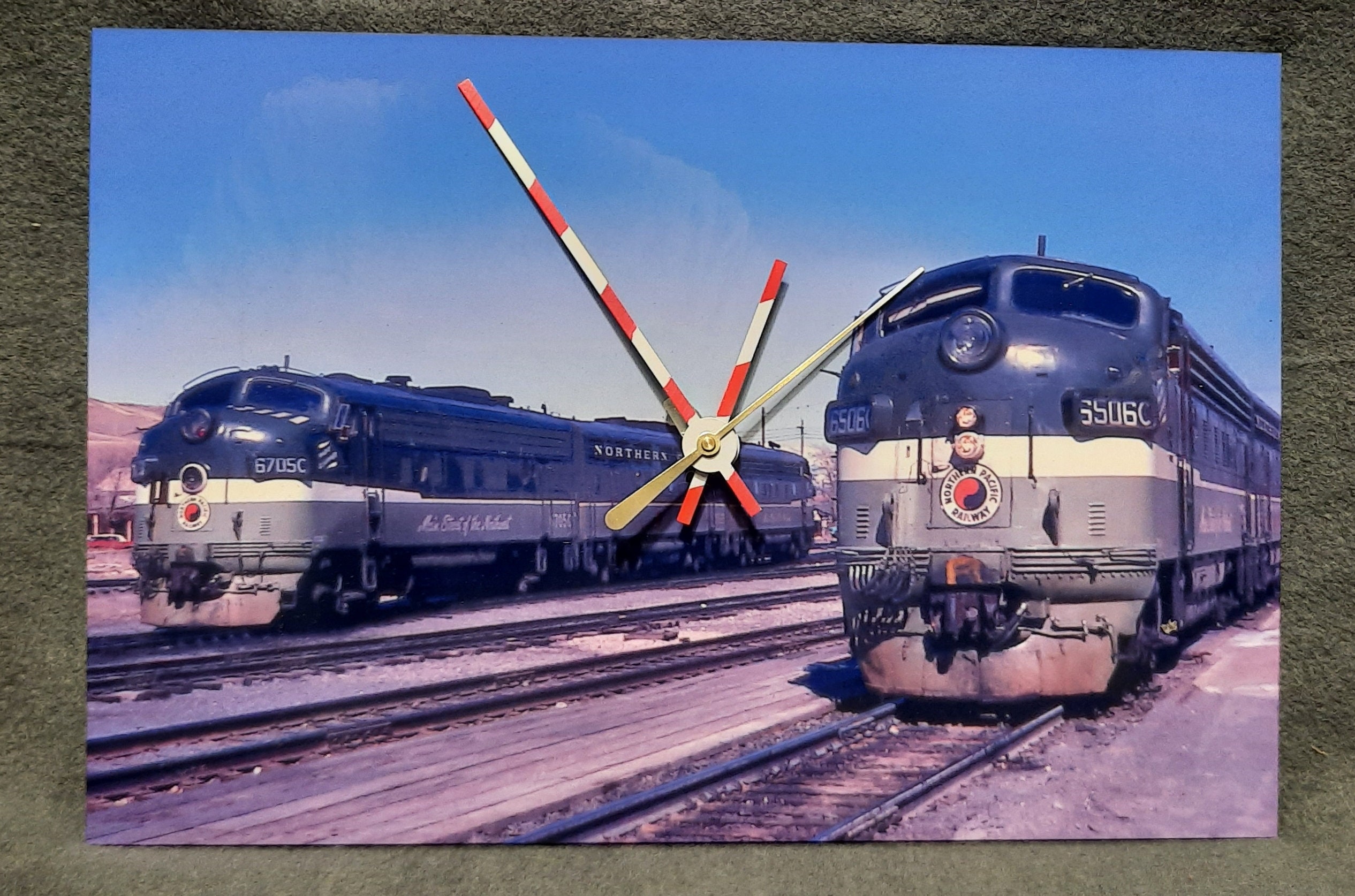 NORTHERN PACIFIC - Railroad Train Wall Clock NP5 - Etsy