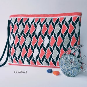 PATTERN - Scales Tapestry Crochet Clutch, Instant Download PDF in English and Spanish, DIY Tutorial