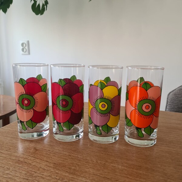 Colourful vintage glasses (set of four)