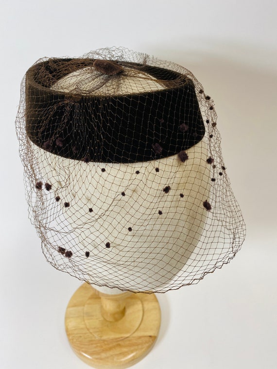 Vintage 50s/60s Velvet and Netting Hat- Netting H… - image 5