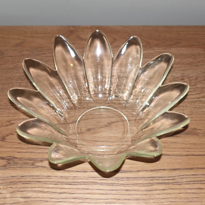 Sunflower serving bowl Clearance