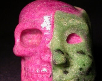 Skull, Ruby in Zoisite, carving sculpture