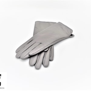 Women&#39;s Touchscreen Leather Gloves In Grey