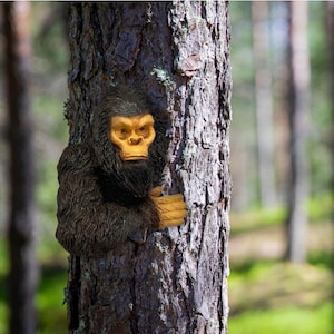 Bigfoot Sasquatch Peeking Tree Garden Statue