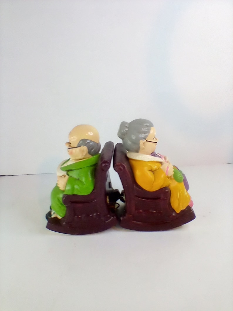 Vintage Musical Moving Grandpa and Grandma Rocking moving sweet retro eclectic decor gift display
