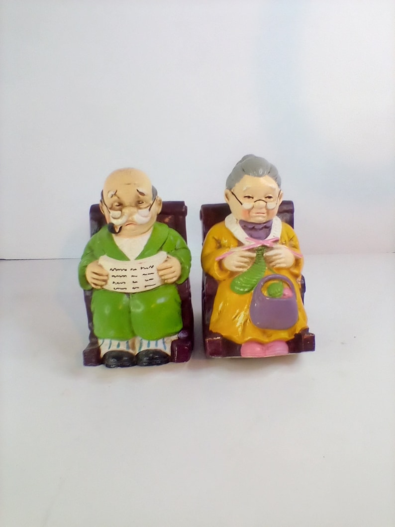 Vintage Musical Moving Grandpa and Grandma Rocking moving sweet retro eclectic decor gift display