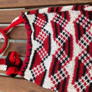 Papua New Guinea bilum bag. Intricate heart woven string bag by Esther. Durable, practical and beautiful work of art.