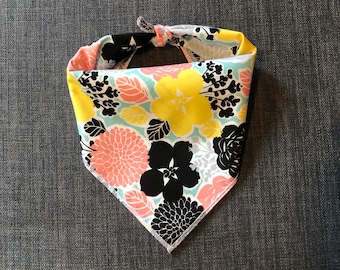 Bandana floral pour chien, cravate sur bandana, bandana pour chien de printemps