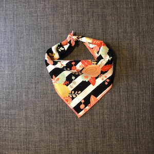 Dog Bandana, Flower Dog Bandana, Tie on Bandana, Summer Dog Bandana, Pink Floral Bandana