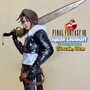 Puede incluir: Figura de Squall Leonhart de Final Fantasy VIII, impresa y pintada en 3D. La figura, de 48 cm, presenta una chaqueta negra con aspecto de cuero, una gran espada plateada y el texto "Final Fantasy VIII Squall Leonhart 3D Print & Paint 1/4 scale, 48cm".