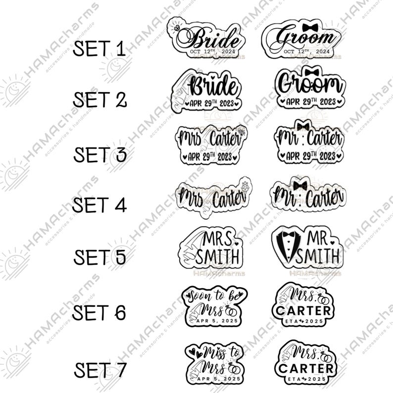 Pu&ograve; includere: Sette set di trasferimenti termoadesivi per la stiratura a tema matrimonio in bianco e nero. Ogni set presenta un design diverso con testo come "Bride", "Groom", "Mrs. Carter", "Mr. Carter", "Mrs. Smith", "Mr. Smith", "Soon to be Mrs.", "Miss to Mrs." e "Mrs. Carter".