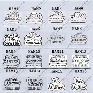 Pu&ograve; includere: Un set di 16 timbri da matrimonio in bianco e nero con vari testi e grafiche. I timbri sono etichettati da HAM1 a HAM16.