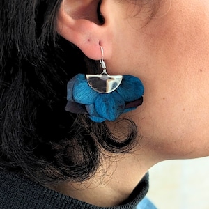 Handmade fan earrings with natural stabilized flowers Neus boho chic jewelry for weddings, evenings, parties, White Blue Red Saffron
