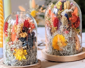 Bloemenbel met gestabiliseerde regenboogbloemen, poëtische kleurrijke decoratie, handgemaakte creatie, boho-decoratie, gedroogde bloemenbel