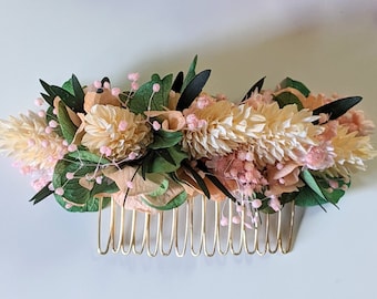 Vania comb with natural dried and stabilized flowers, beige, peach, green – Boho chic wedding hair accessory made in France