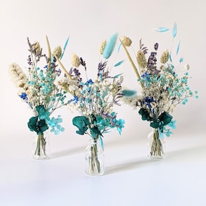 Mini bouquet of dried flowers for event table decoration, turquoise blue, Neytiri