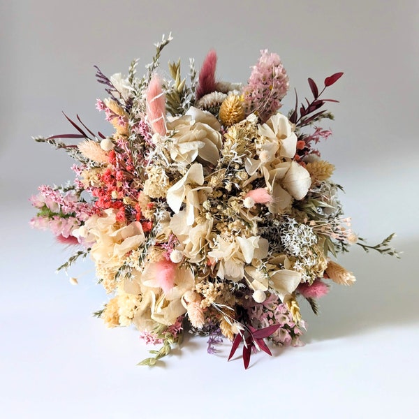 Bouquet de mariée en fleurs séchées et stabilisées aux tonalités beige et rose, Jessy