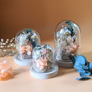 Glass bell jar with dried flowers & eternal flowers for boho interior decoration, Lupita