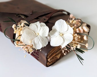 Papillon da sposo artigianale in fiori stabilizzati bianchi e rosa, Rafaela