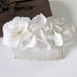 Flowered hair comb for wedding hairstyle in white stabilized hydrangeas, Naëlle