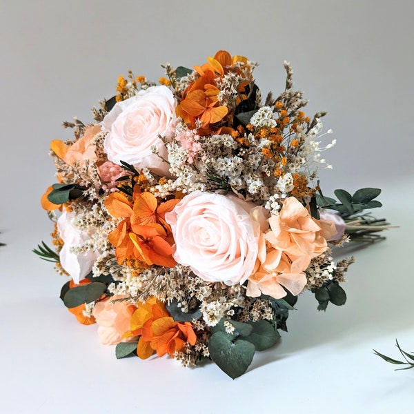 Bouquet de mariée avec des roses éternelle et hortensia stabilisées, Chloé