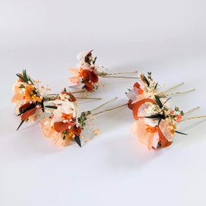 Hairpin adorned with dried flowers & preserved flowers, Chloé image 2