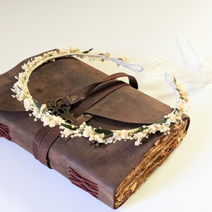Hair crown made of stabilized flowers & fine lace, Virginie