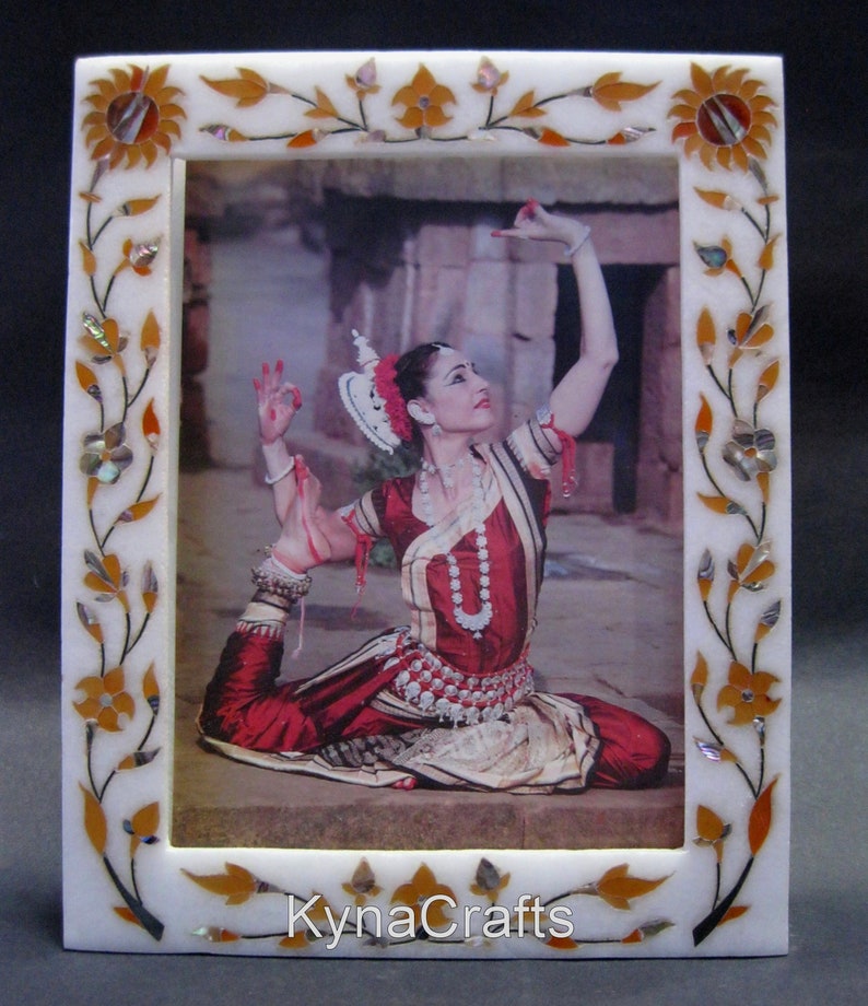 10 x 8 Inches White Marble Inlay Picture Frame Handcrafted Marble Frame with Pietra Dura Art for Birthday Gift from Indian Cottage Crafts