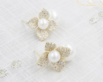 Flower with Pearl Drop Earrings * Pearl Gold Drop Earrings * Pearl Dangle Earrings * Gift for Her * Wedding Earrings * Mother's Day Gift