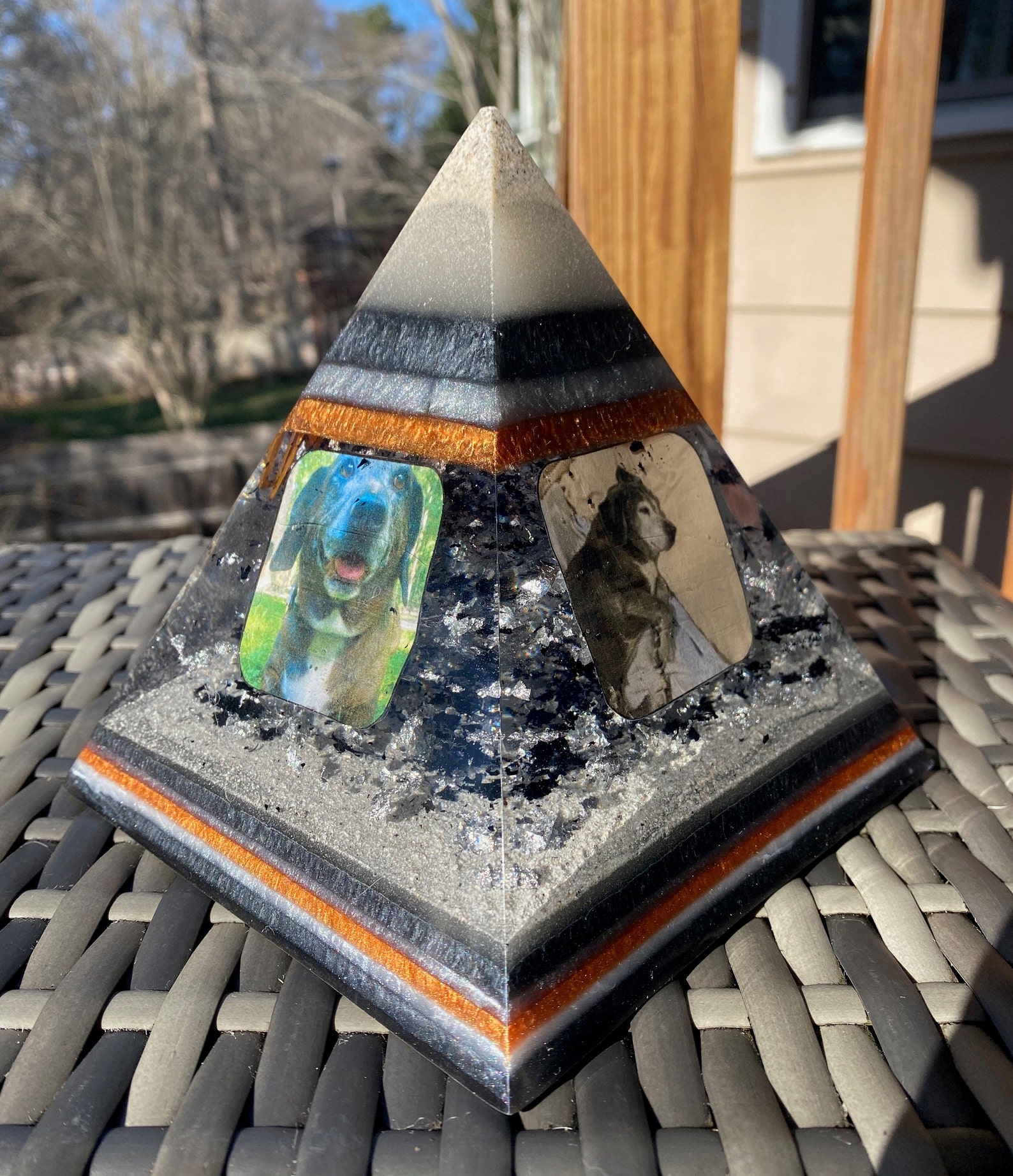 Large Resin Pet Memorial Pyramid Hold Ashes Dog Collar Toy Etsy