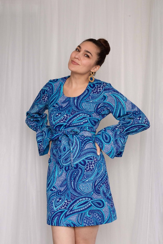 Vintage 1960s mod psychedelic blue paisley dress