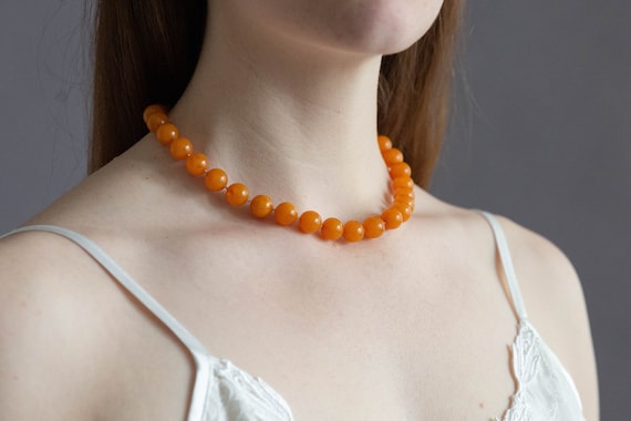 Vintage 1940s bakelite beaded necklace