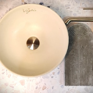 Aufsatzwaschbecken Ø32 cm aus handgefertigtem Beton – Elfenbeinfarbig   – Rundes Design Waschschale für Bad & Gäste-WC