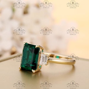 14k Yellow Gold Brilliant Green Emerald Center Minimalist Style Anniversary Ring| Promise Ring| Anniversary Gift| New Ring
