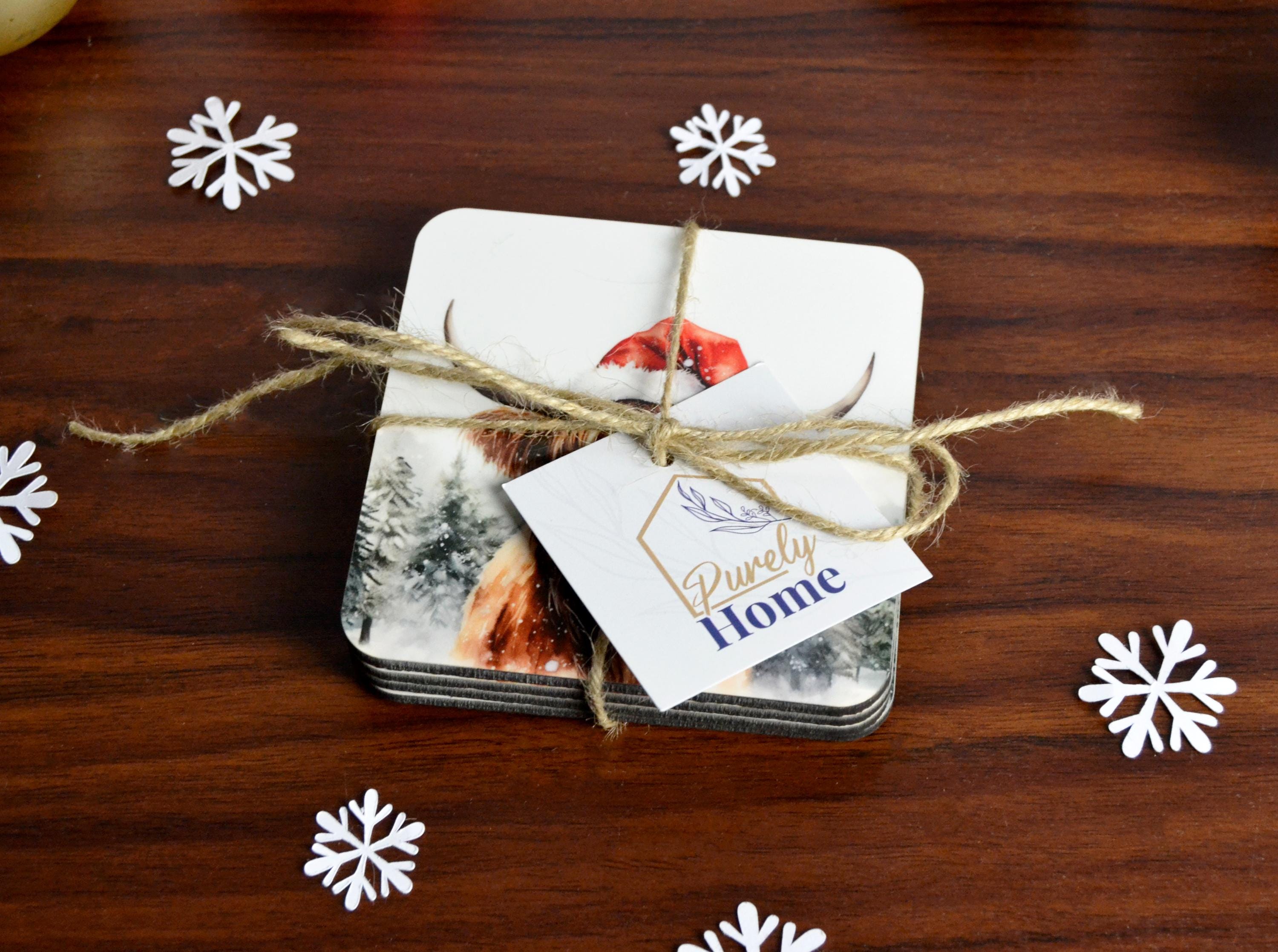 Set di sottobicchieri in sughero a forma di mucca delle Highlands - Sottobicchieri quadrati con cappello di Babbo Natale - Regalo natalizio - Disponibili con supporto - Italia