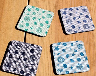 Muscheln Untersetzer Set - Blau / Grün Streifen Nautische Dekor Geschenke - Kork 4er Set Erhältlich mit Ständer