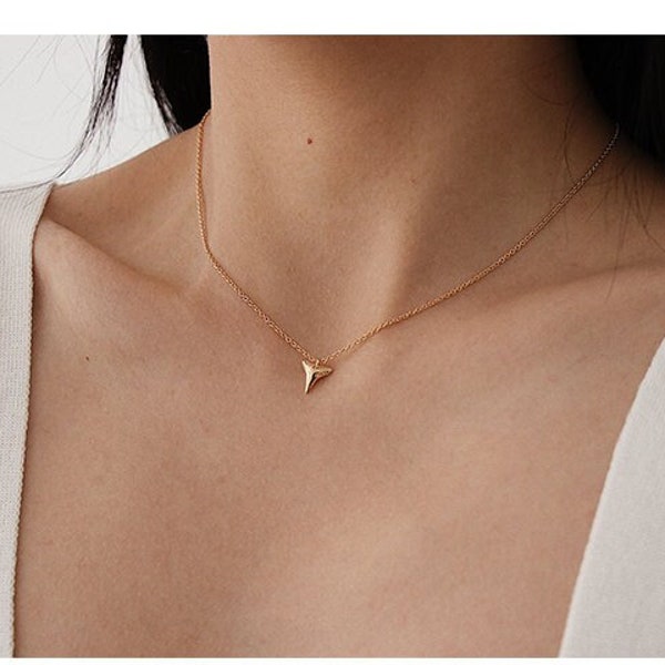 Shark Tooth Necklace,Minimalist necklace,Minimalist jewelry,dainty gold necklace