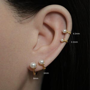 Cartilage Pearl Huggie Hoop,Edge Tiny Huggie Hoop,Small Helix Hoop,Gold Huggie Earring,Helix Piercing