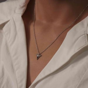 Sliver Shark Tooth Necklace,Minimalist necklace,Minimalist Jewelry,Dainty Necklace