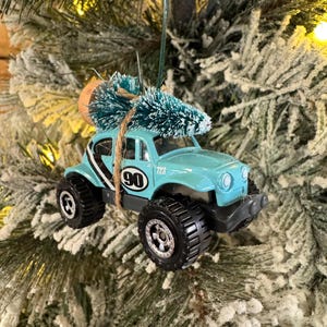 VW ビートル ブルー 4x4 キャリー クリスマスツリー クリスマスオーナメント ホットホイール お父さん/息子へのギフト 楽しいギフトアイデア ドライバー
