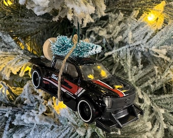 Décoration de Noël Ford Lightning Black Edition portant un sapin de Noël Hot Wheel/boîte d'allumettes