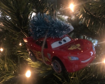 Cars Lightning Mcqueen Carrying Christmas Tree Christmas Ornament Hot Wheel 1:55 Scale