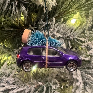 VW ゴルフ パープル キャリー クリスマスツリー クリスマスオーナメント ホットホイール お父さん/息子へのギフト 楽しいギフトアイデア ドライバー