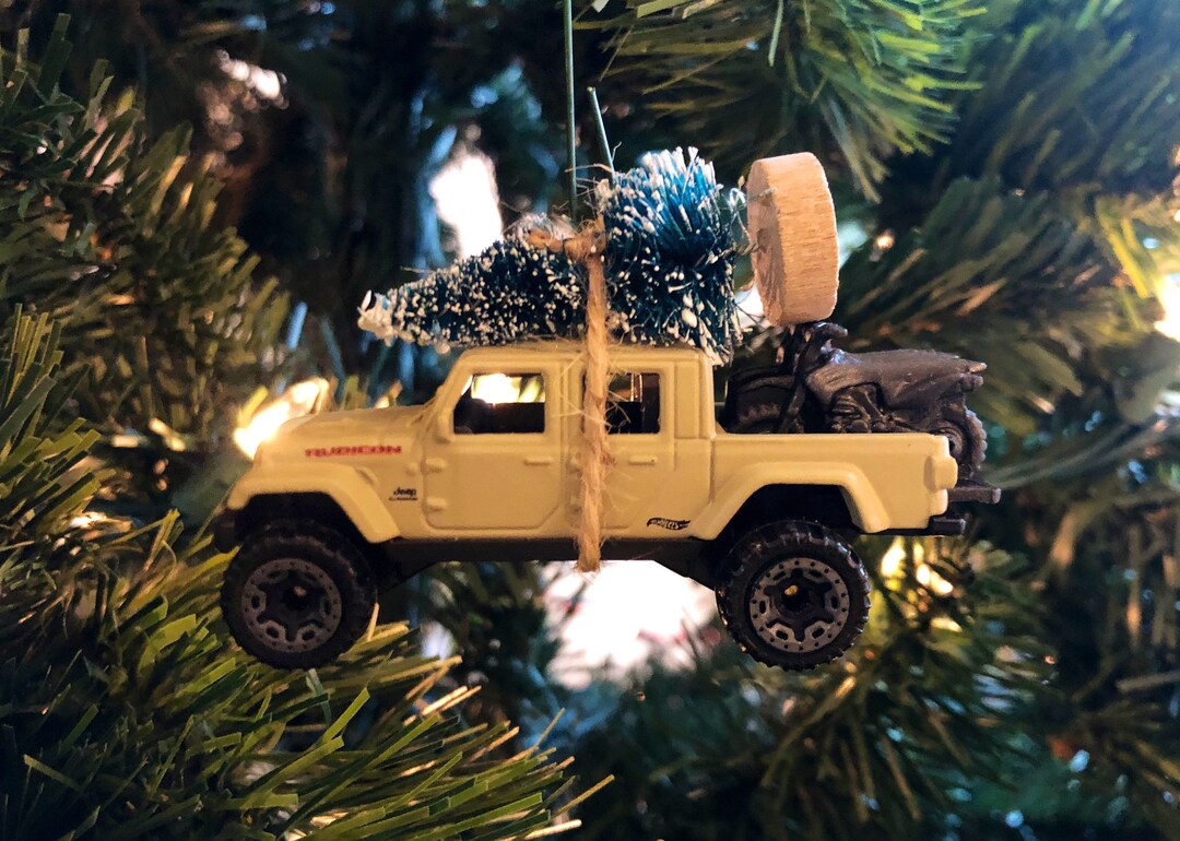 2020 Jeep Gladiator Rubicon Carrying Christmas Tree Christmas Etsy