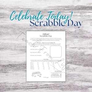 Può includere: Un foglio di carta bianco con il testo "Celebrate Today! Scrabble Day" in verde acqua e blu. La carta include il testo "Celebrate! Scrabble Day" e suggerimenti per la progettazione di una tessera Scrabble e la magia delle parole.