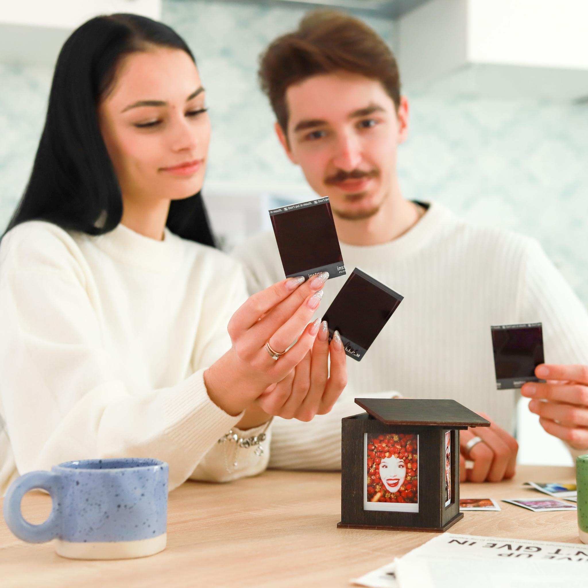 Jollylook Fotobox Aus Holz | Aufbewahrungsbox Für 80 Instax Mini Fotos - Vintage Design Vitrine